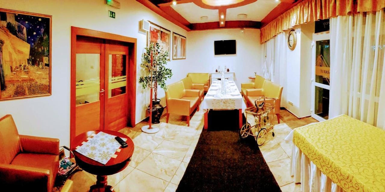 Agrohotel Tri Brezy Hrustin Dış mekan fotoğraf