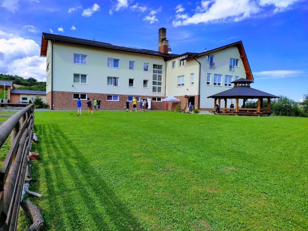 Agrohotel Tri Brezy Hrustin Dış mekan fotoğraf