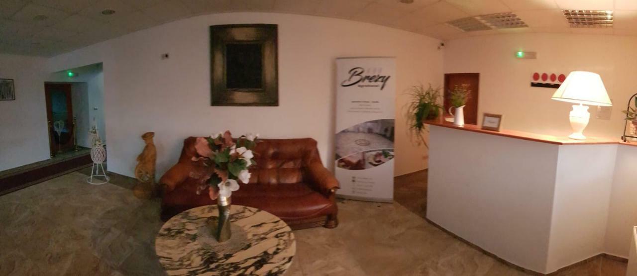 Agrohotel Tri Brezy Hrustin Dış mekan fotoğraf