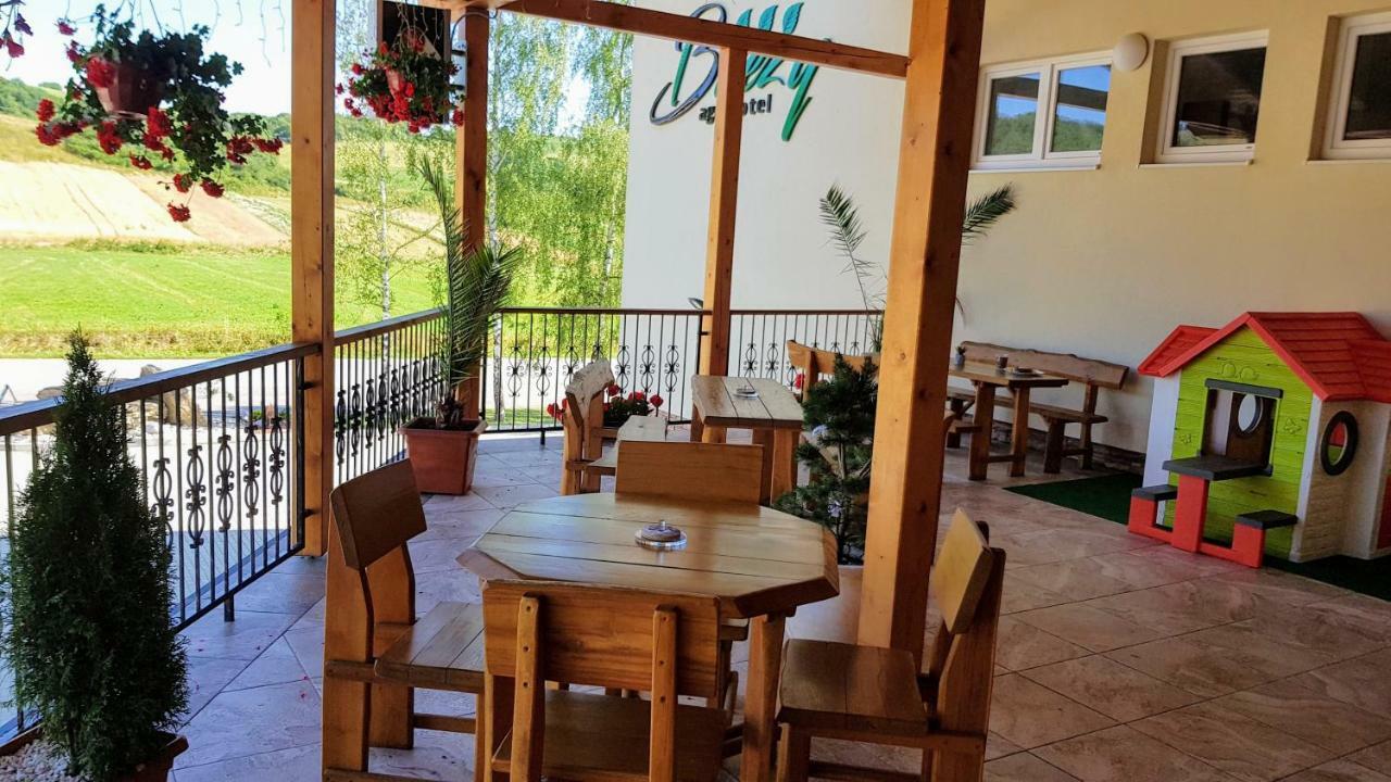 Agrohotel Tri Brezy Hrustin Dış mekan fotoğraf