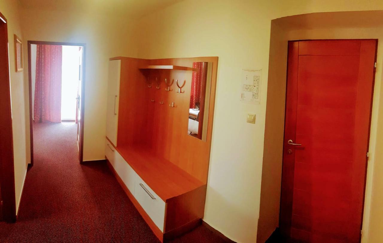 Agrohotel Tri Brezy Hrustin Dış mekan fotoğraf