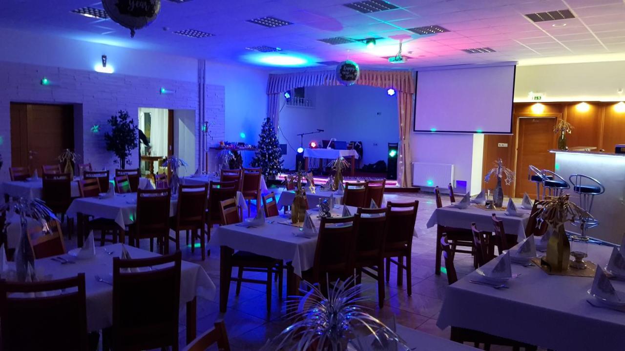 Agrohotel Tri Brezy Hrustin Dış mekan fotoğraf