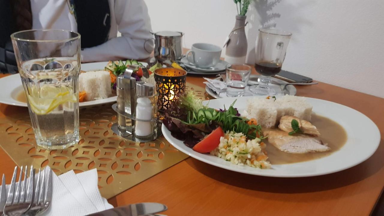Agrohotel Tri Brezy Hrustin Dış mekan fotoğraf