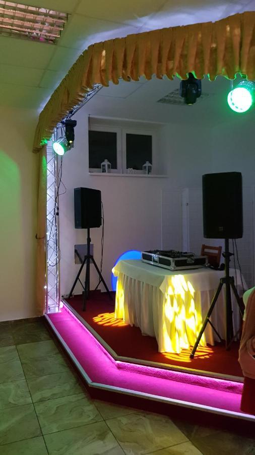 Agrohotel Tri Brezy Hrustin Dış mekan fotoğraf